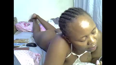 sassy_bella online show from 11/10/25, 06:18