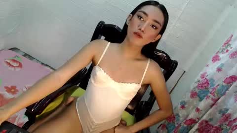 KEYLLA online show from 02/17/26, 01:46