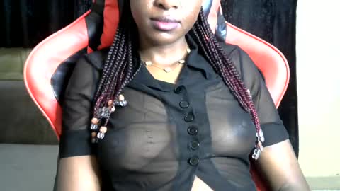 Snapshot of sassy_lyne chatting on 07/05/26, 12:39 sassy_lyne online show from 07/05/26, 12:39