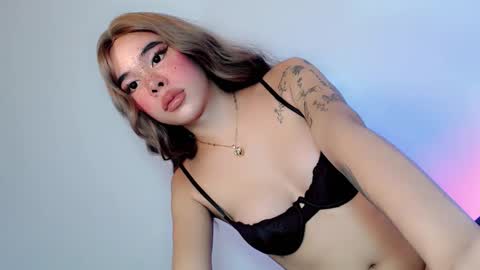 Tiffanie online show from 10/23/25, 01:27