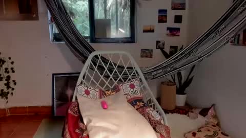 Snapshot of sassy_xyou chatting on 03/12/25, 09:35 Ms. Oh   online show from 03/12/25, 09:35