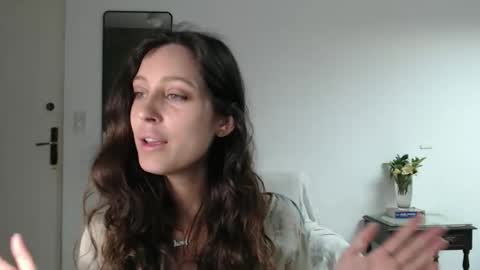 Lilah online show from 12/03/25, 01:20