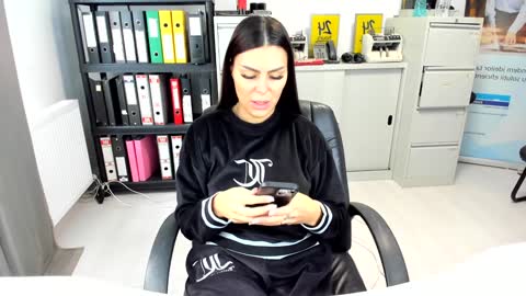 sassytiff online show from 09/26/25, 10:52