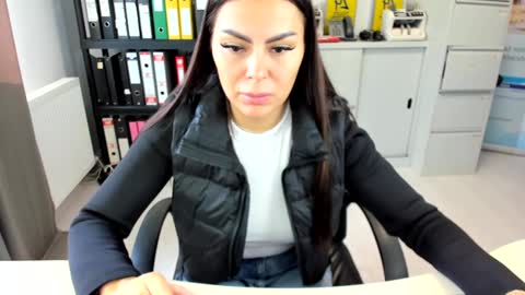 sassytiff online show from 09/30/25, 11:15