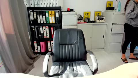 sassytiff online show from 10/14/25, 10:27