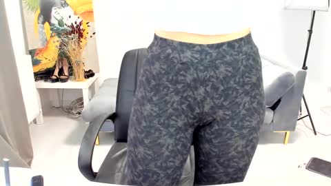 sassytiff online show from 12/15/25, 10:08