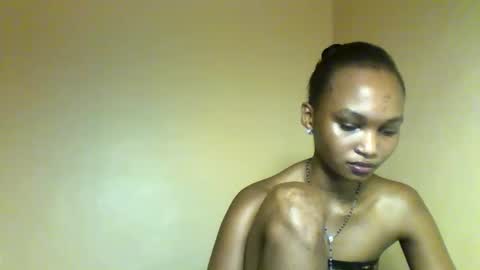 Snapshot of sasy_tina chatting on 02/17/26, 01:07 Tina online show from 02/17/26, 01:07