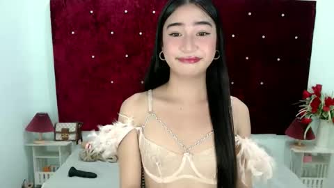 Snapshot of satiable_sashax chatting on 09/23/25, 04:32 Sasha online show from 09/23/25, 04:32