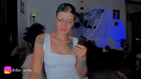 Snapshot of satomimori chatting on 05/11/26, 12:27 im Jessi Independet Model online show from 05/11/26, 12:27