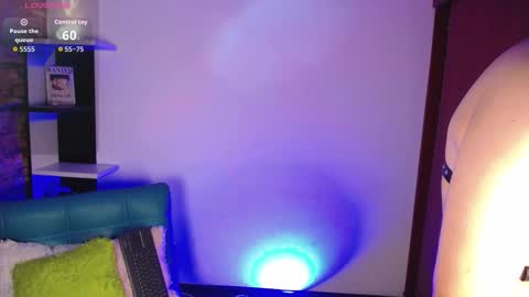 Snapshot of saturogojo777 chatting on 10/19/25, 05:19 Saturo online show from 10/19/25, 05:19