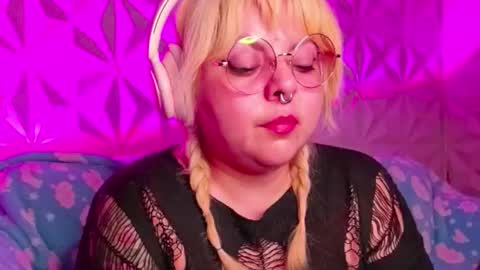 Gina George online show from 10/18/25, 12:13