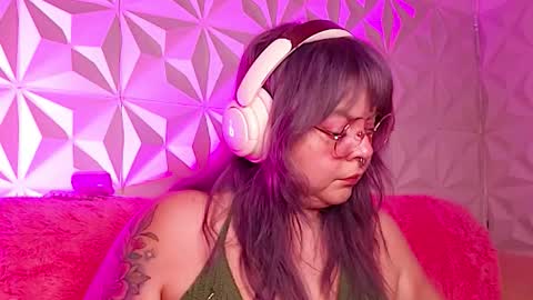 Gina George online show from 10/24/25, 02:08