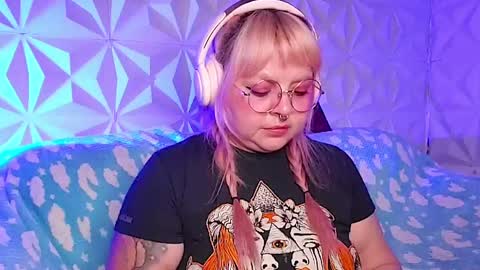 Snapshot of satyn_doll chatting on 04/25/26, 12:13 Gina George online show from 04/25/26, 12:13