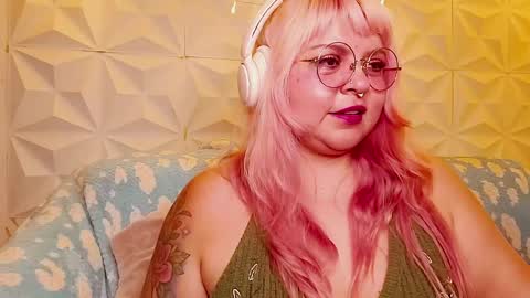 Snapshot of satyn_doll chatting on 06/04/26, 11:44 Gina George online show from 06/04/26, 11:44