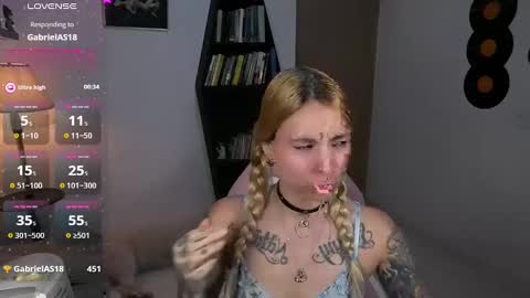 I AM JENN  online show from 10/19/25, 01:39