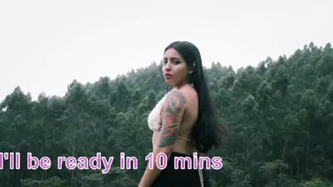 Snapshot of saucy_zaren chatting on 06/19/26, 08:34 Zaren online show from 06/19/26, 08:34