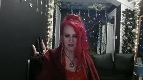 SaucySky online show from 02/09/25, 03:32