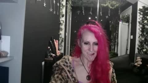 SaucySky online show from 11/06/25, 11:37