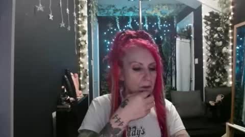 SaucySky online show from 11/30/25, 10:03