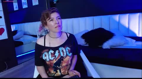 Snapshot of sauvage_lilith chatting on 11/21/25, 03:33 lilith online show from 11/21/25, 03:33