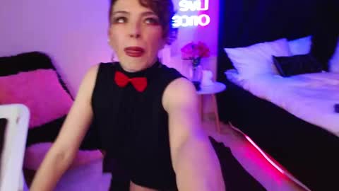 Snapshot of sauvage_lilith chatting on 11/29/25, 08:45 lilith online show from 11/29/25, 08:45