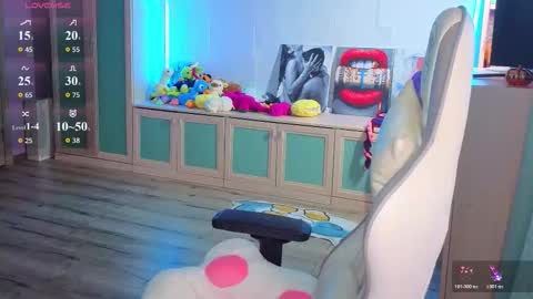 Ariel online show from 12/02/25, 03:34