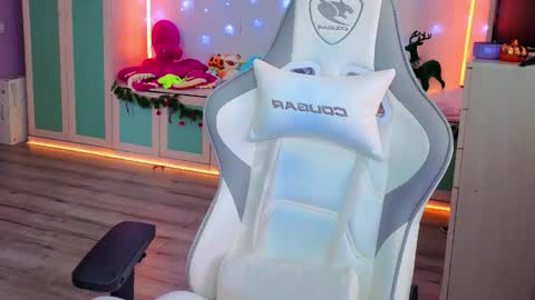 Ariel online show from 01/16/26, 04:38