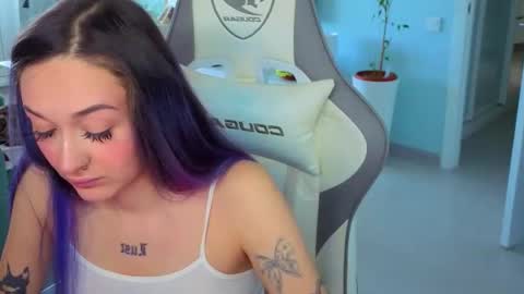 Ariel online show from 05/15/26, 03:35