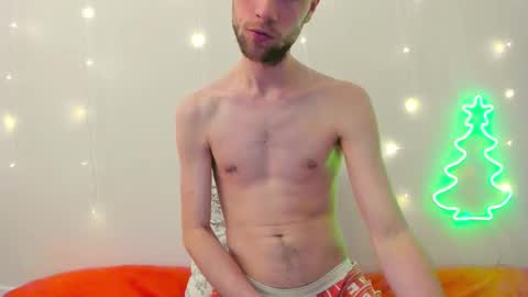 Snapshot of savak_hottie chatting on 01/28/25, 10:01 Savak Laakem online show from 01/28/25, 10:01