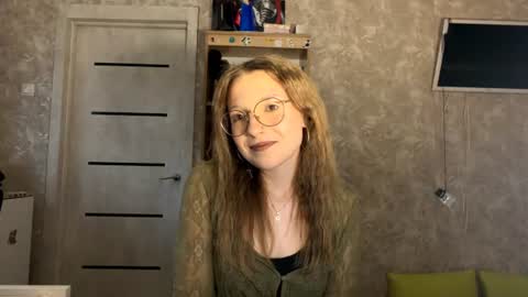 Snapshot of savannahbrettmann chatting on 07/26/26, 01:29 Eva online show from 07/26/26, 01:29