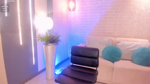 S a v a n n a h  online show from 02/16/25, 10:32