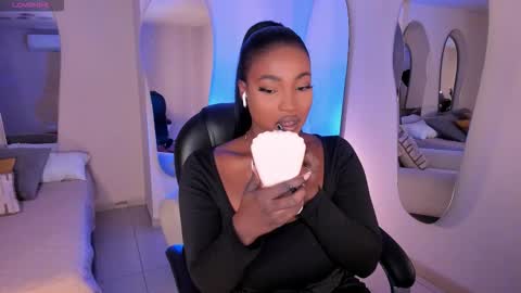 S a v a n n a h  online show from 02/15/26, 12:14