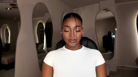 Snapshot of savannahstorm_ chatting on 06/11/26, 12:14 S a v a n n a h online show from 06/11/26, 12:14