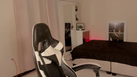 Snapshot of savannahwildee chatting on 12/16/24, 10:56 Savannahwildee online show from 12/16/24, 10:56