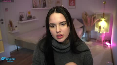 Snapshot of savvage_play chatting on 01/29/25, 07:22 Naomi online show from 01/29/25, 07:22