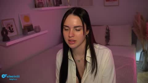 Snapshot of savvage_play chatting on 03/04/25, 07:43 Naomi online show from 03/04/25, 07:43