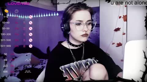 pronoun she. name Mary. age 21. online show from 02/14/25, 06:08