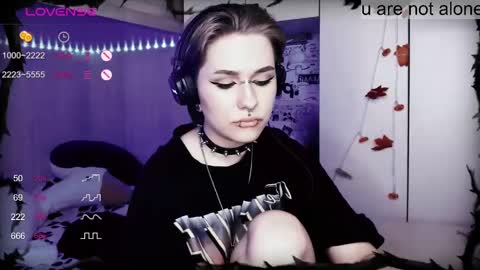 pronoun she. name Mary. age 21. online show from 02/14/25, 09:21