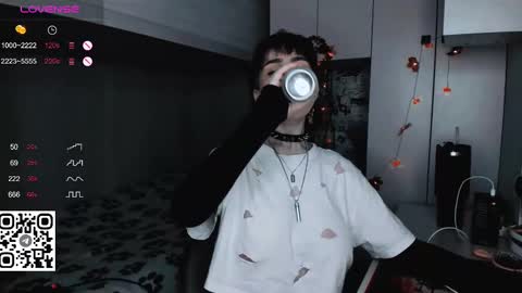 pronoun she. name Mary. age 21. online show from 03/10/25, 05:29