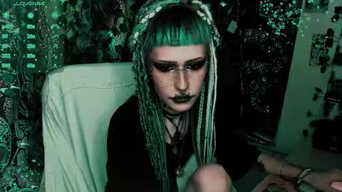 pronoun she. name Mary. age 21. online show from 01/14/26, 10:47