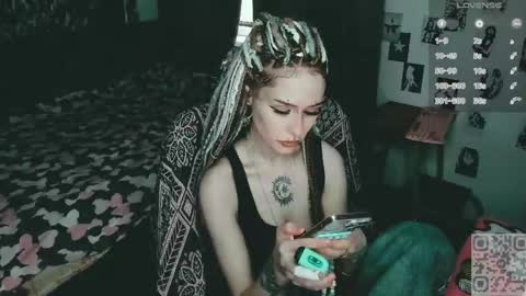 Snapshot of say_mary chatting on 06/01/26, 04:20 pronoun she. name Mary. age 21. online show from 06/01/26, 04:20