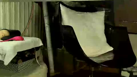 Snapshot of sbamx chatting on 12/19/24, 12:45 Sbamx online show from 12/19/24, 12:45