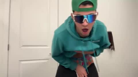 sbouchikh03 online show from 12/19/25, 03:46