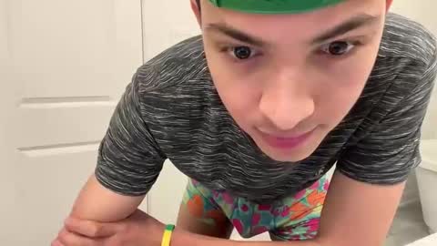 sbouchikh03 online show from 12/20/25, 03:13