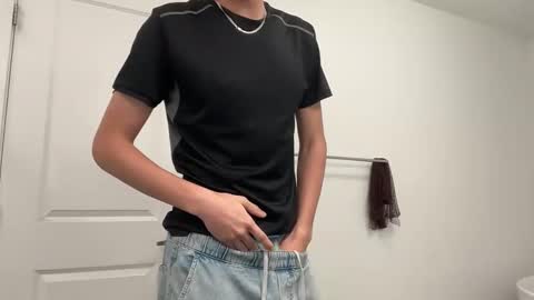 sbouchikh03 online show from 12/23/25, 04:54