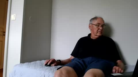 Snapshot of scandxx chatting on 06/12/26, 01:32 Scand online show from 06/12/26, 01:32