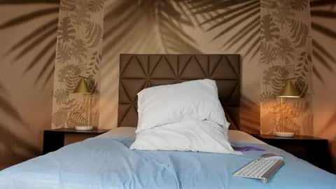 Scarleet online show from 04/16/26, 07:58