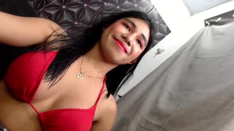 Snapshot of scarlet_111 chatting on 07/10/26, 10:56 scarlet_111 online show from 07/10/26, 10:56