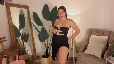 Snapshot of scarlet__15_ chatting on 04/13/26, 12:21 Scarlet online show from 04/13/26, 12:21