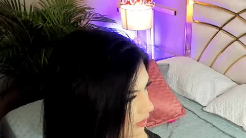 Snapshot of scarlet__hill chatting on 01/22/25, 04:34 scarlet hill online show from 01/22/25, 04:34